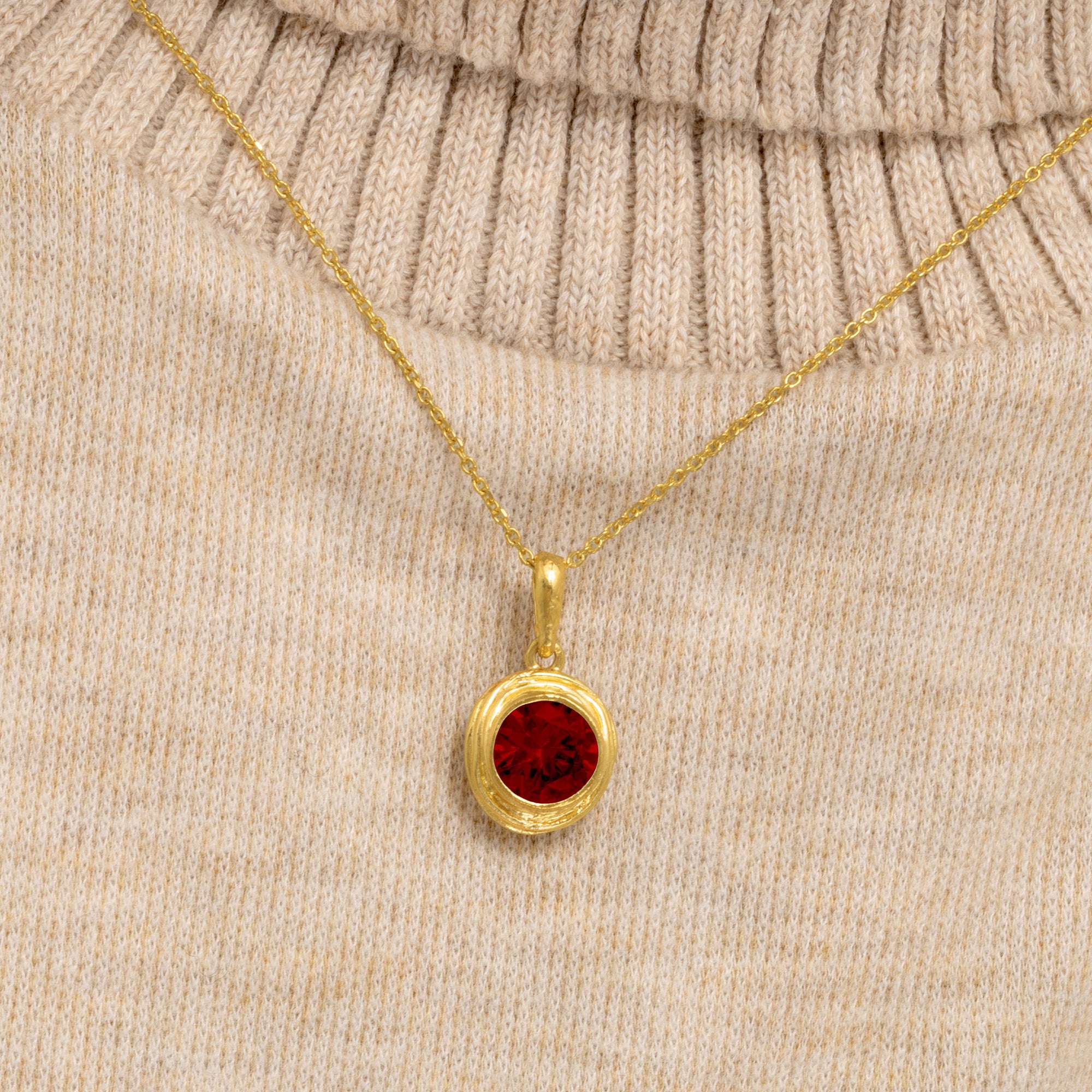 Collana in oro 14K su argento sterling con granato e zirconi cubici