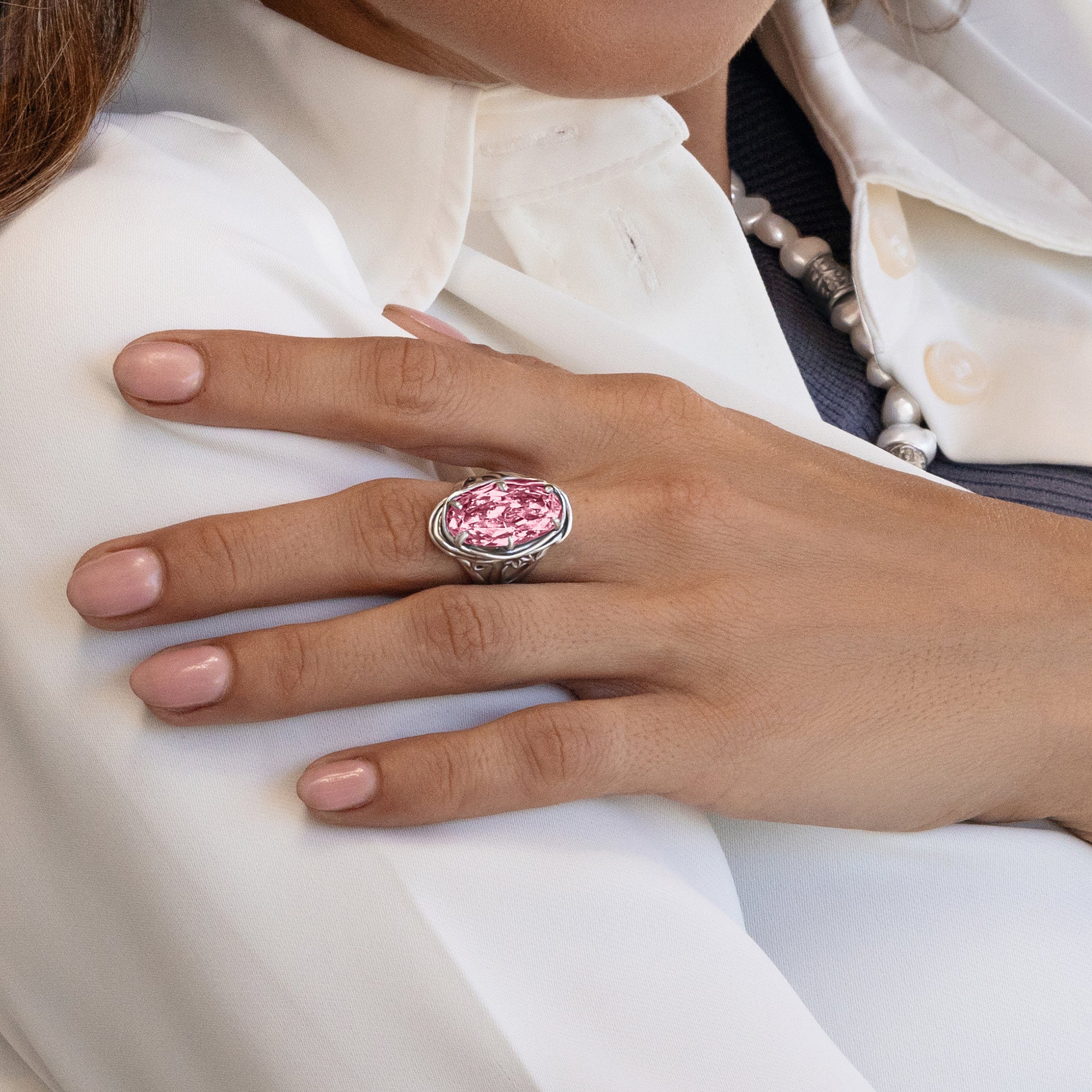 Ovaler Drahtwickelring aus Sterlingsilber mit Zirkonia und Blumenmotiv