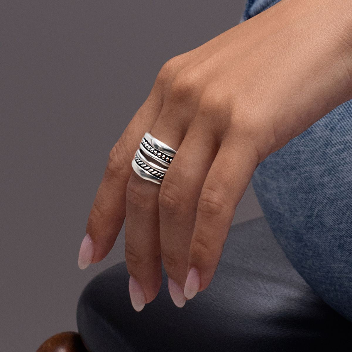Anello largo con perline in corda d'argento sterling