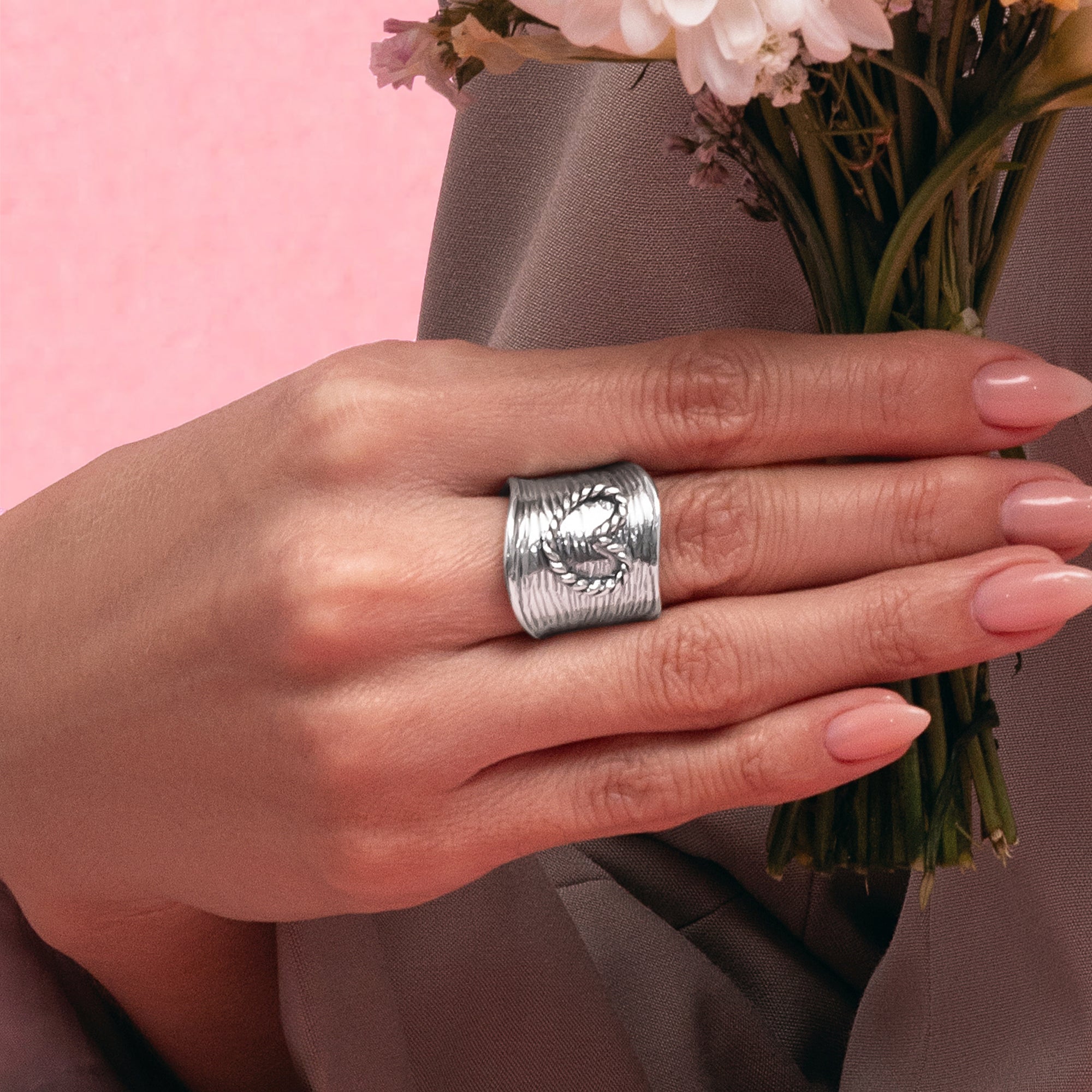 Breiter geflochtener Herzring aus Sterlingsilber