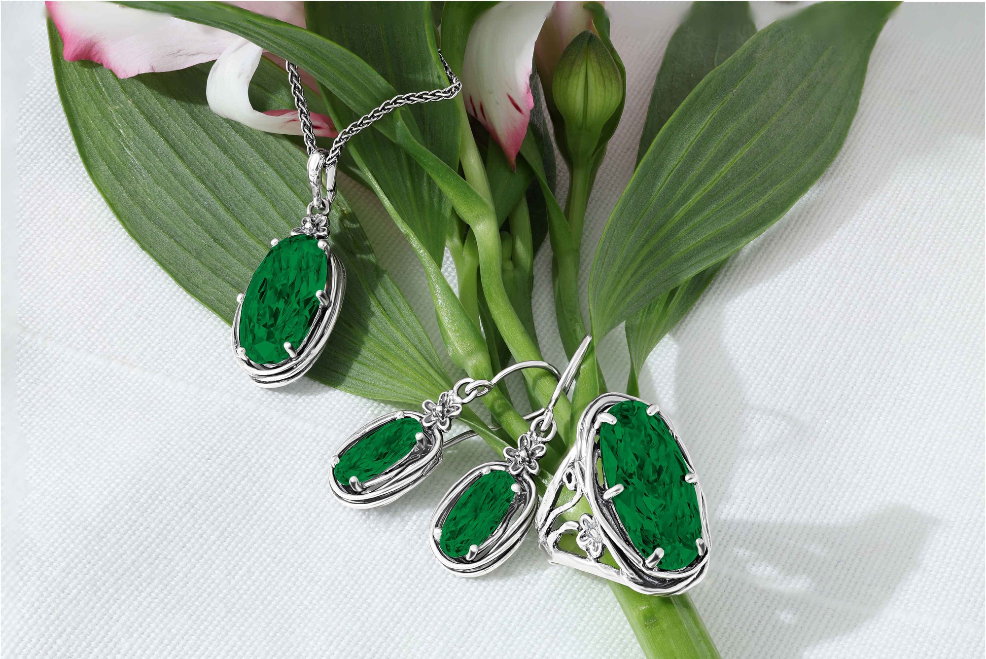 Sterling Silver Emerald CZ Floral Wire Wrap Necklace